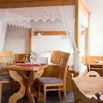 Weißer Löwe Hotel 2*