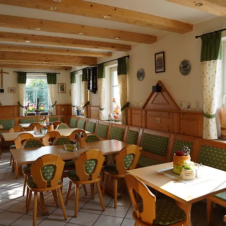 Weisser Loewe 호텔 부르그탄