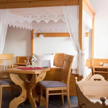 Weisser Loewe Szálloda 2*