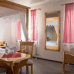 Weisser Loewe 2* Burgthann