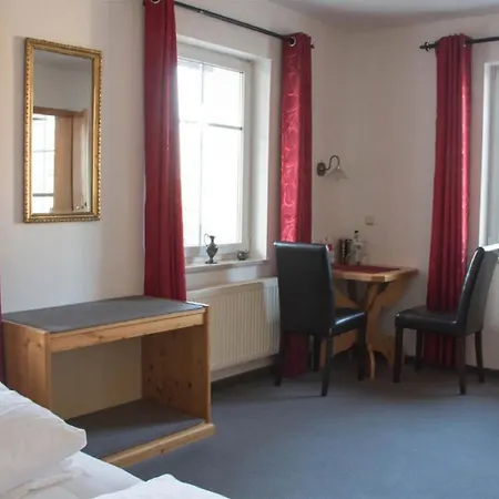 Hotel Weisser Loewe 2*