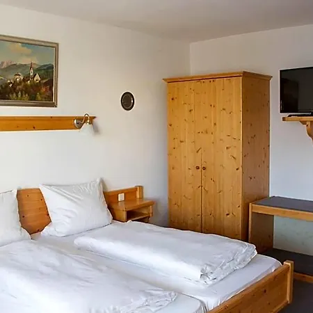 Hotel Weisser Loewe 2*