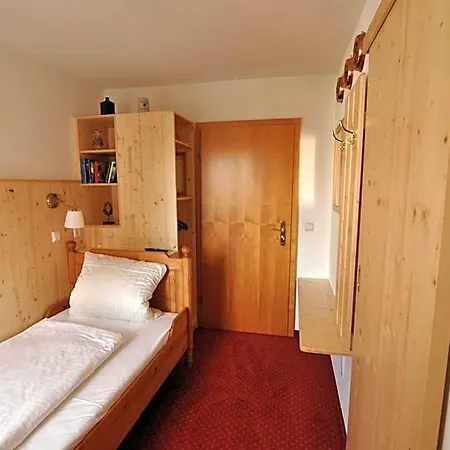 Weisser Loewe 2*