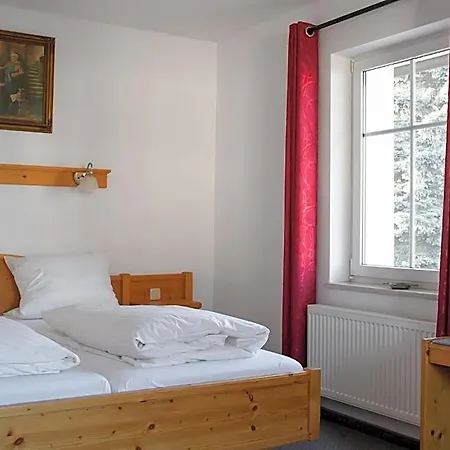 Weisser Loewe 2* Burgthann