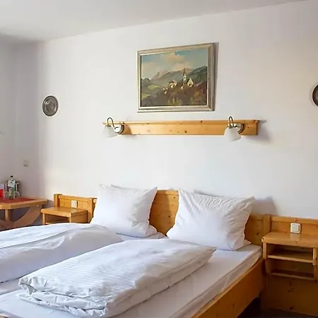 Hotel Weisser Loewe 2*